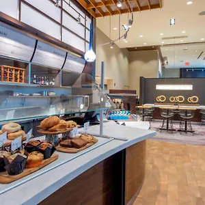 Courtyard By Marriott Queens/fresh Meadows Hotel